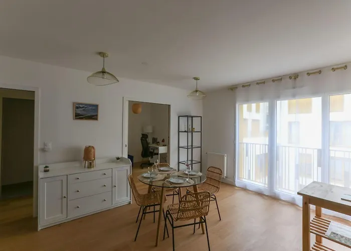 Cozy 60 M On The Outskirts Of Paris