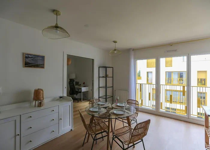 Cozy 60 M On The Outskirts Of Paris